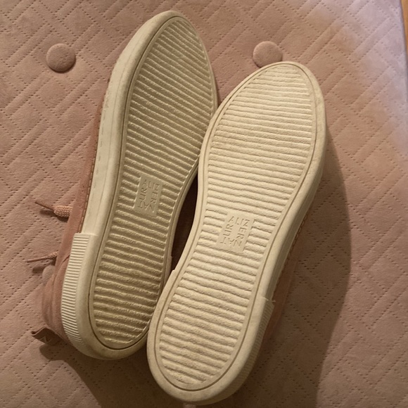 Naturalizer pastel pink suede runners size 6.5 - Picture 4 of 8